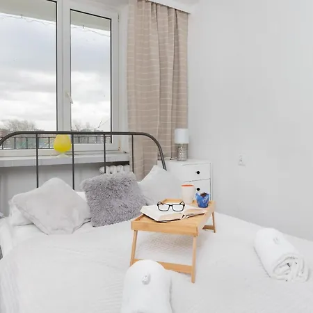 Przymorze With Balcony By Renters Apartmán *